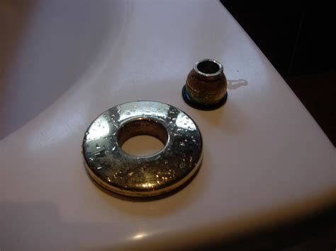 Whirlpool bath filler puw & o/flow, chrome on brass with 10mm drain. Spare Parts for Whirlpool Bath | DIYnot Forums