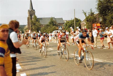 El tour de francia anunció su intención de denunciar a la espectadora que originó este sábado elaccidente masivo que se produjo a 45 kilómetros para meta de la primera etapa, en landerneau. Bolderberg nostalgie: tour de France 1981 door Bolderberg ...