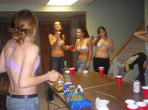 Gegründet 04.04.2017 2admins schickts uns eure bierpong momente *videos(trickshots) *bilder. Naked beer pong party girls - Xwetpics.com