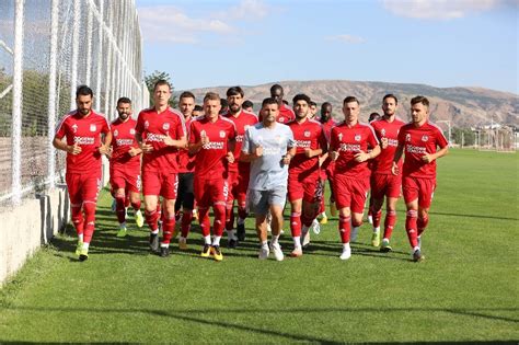 Sivasspor, officially known as demir grup sivasspor due to sponsorship reasons, is a turkish professional football club based in sivas. Sivasspor, Gaziantep maçı hazırlıklarını tamamladı - Yeni Akit