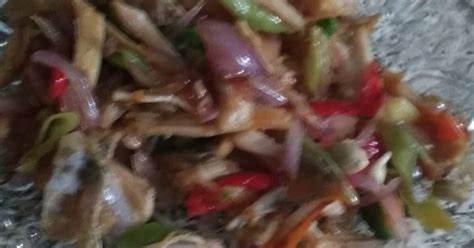 Pahitnya justru memperkaya rasa sambal kecombrang yang cenderung pedas dan manis. 1.002 resep sambal matah enak dan sederhana - Cookpad
