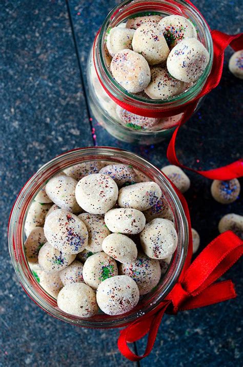 Whole wheat flour, rolled oats, barley flour, oat bran, and wheat bran pack this yummy chocolate chip cookie recipe with whole grain goodness. 25 Favorite Christmas Cookie Recipes - A Burst of Beautiful