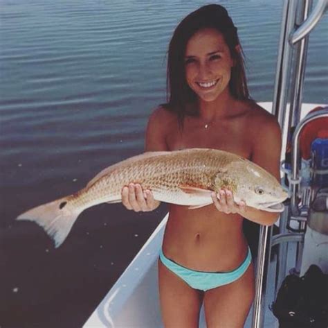 Offshore bemanning, crew management, offshore rekruttering, need for recruitment? Hot Girls Posing With Fish Is The Newest Internet Trend ...