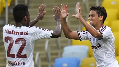 Here you can easy to compare statistics for both teams. Fluminense marca no fim e bate São Paulo | VEJA