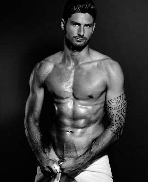 Jadon sancho ruins matthijs de ligt with superb skill during england vs netherlands. GOSEE ::: TENEUES: Dieux du Stade by Fred Goudon