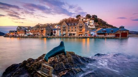 Cloudeight stationery is the web's most popular and largest collection of free email stationery for windows live, windows mail, outlook express, outlook and incredimail. statue of nelson the seal at looe cornwall england ...