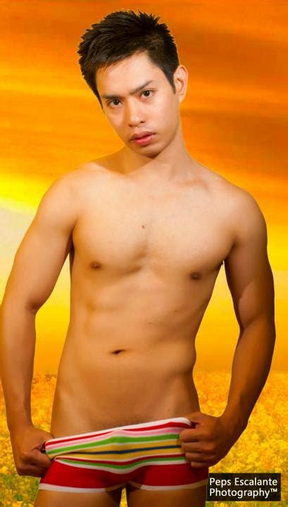 Pilyong sabi ni kuya sabay ipinasok ang kamay ko sa loob ng shorts niya at nahawakan ko ang naninigas niyang burat. Kwentong Malibog Kwentong Kalibugan- Best Pinoy Gay Sex ...