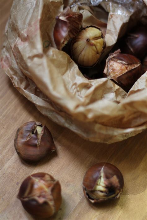 Check spelling or type a new query. Caldarroste fatte in casa - castagne al forno