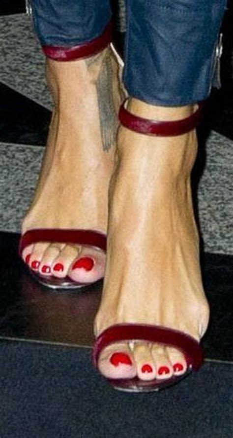 So sweet and flirty in her. Rihanna's Feet