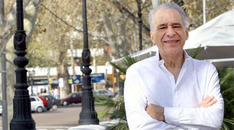 ‹ › de esta manera, el reconocido médico espera a su tercer hijo. Contratar a Alberto Cormilliot | Roberto Ramasso ...