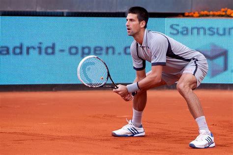 Новак джокович форхенд, бэкхенд, подача удар справа, удар слева. Novak Djokovic receiving serve at Madrid Masters | TENNIS ...