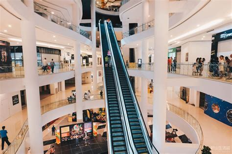 Escape the sweltering heat outside by shopping (or window shopping) at these malls! Malaysia Will Have Close To 700 Shopping Malls By The End ...