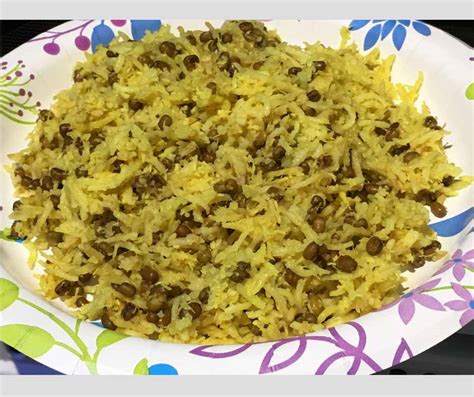 In a medium saucepan combine butter, turmeric and cumin. Yellow Rice And Beans Recipe Easy - Recipe Garden