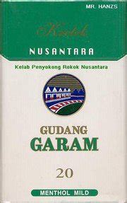 Dengan kata yang tak sempat diucapkan kayu kepada api yang menjadikannya abu aku ingin mencintaimu dengan sederhana; babycikukunyah: rokok india