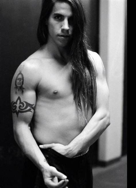 When rock stars cut off their hair. Anthony Kiedis | Anthony kiedis, Long hair styles men, Red ...