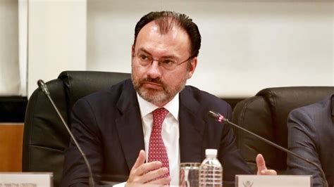 Apuntó que la decisión deriva de que la función pública lo considera administrativamente responsable de omitir manifestar. Comparecencia Canciller Luis Videgaray en Cámara de ...