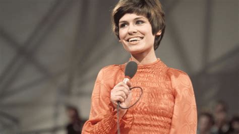 Das zweite deutsche fernsehen präsentiert ihnen ausgabe nummer 1 der hitparade!. 50 Jahre ZDF Hitparade - Goldene Kamera - GOLDENE KAMERA