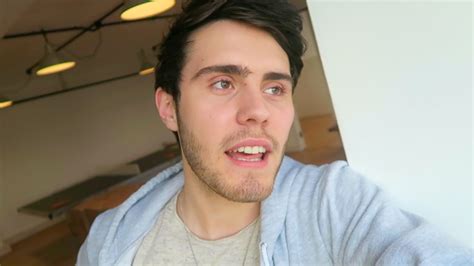 Alfie deyes spent his childhood in london with his parents. Alfie Deyes on Twitter: "New Daily Vlog: I WANT TO MEET YOU! https://t.co/oJyrzF96Nn https://t ...