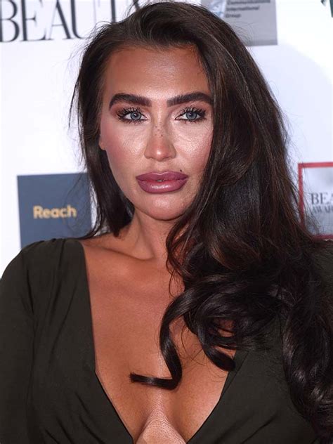 Towie's lauren goodger gets pied when a date picks chloe sims over her! Lauren Goodger WOWS as she shows off her bum in sizzling ...