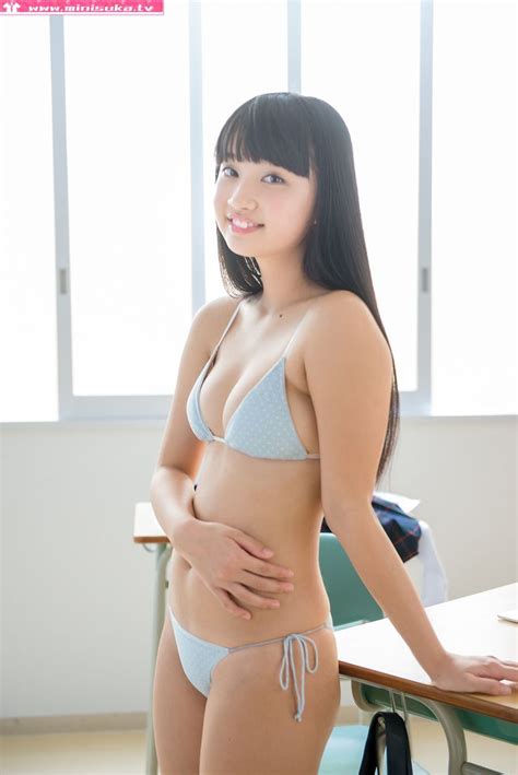 I've stumbled on junior idol and. gravure promotion pictures, Kuromiya Rei (黒宮れい ...