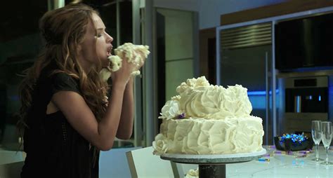 Thomas mann, oliver cooper and jonathan daniel browndirectors:. Alexis Knapp Makes Love to a Cake in 'Urge' Clip ...