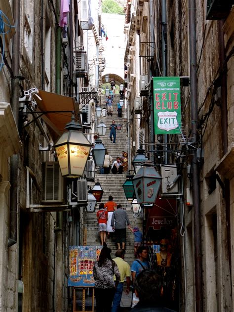 Die altstadt von dubrovnik erstreckt sich über ein relativ kleines gebiet und lässt sich am besten zu fuß erkunden. Dubrovnik, Altstadt (Kroatien) Foto & Bild | architektur ...