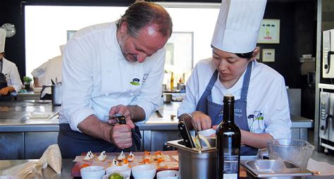 The scallop is a characteristic shellfish. Pepe Vieira proxecta converter o seu restaurante de Raxó ...