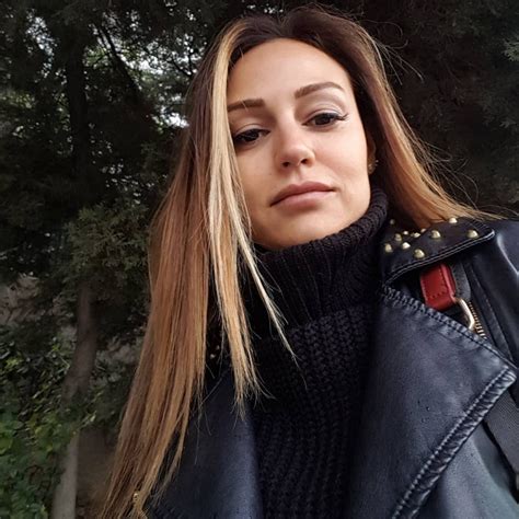 Açelya elmas, 5 sene boyunca kick boks yaptı, halter çalıştı ve silah kullanmayı, kılıç kullanmayı çok iyi bilmektedir ve dalış yapmaktadır. Açelya Elmas Biography, Movies, Dramas, Height, Age ...