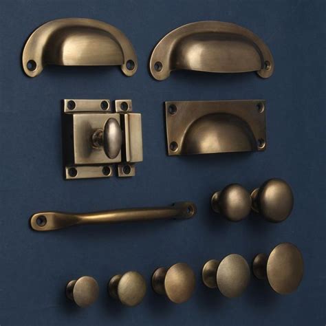 Simple designs featuring clean lines and minimalistic appeal, modern cabinet hardware can dress up your space with a sophisticated yet understated style. Classic Aged Bronze Cupboard Handles in 2020 | Brass ...