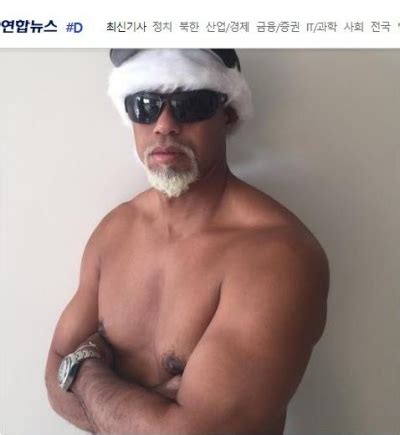 '골프지존'타이거 우즈, 누드(?)모델로 성탄 인사 눈길 - 이투데이