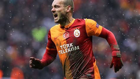 Galatasaray spor kulübü is a turkish professional football club based on the european side of the city of istanbul in turkey. Manchester United | Mercato - Galatasaray : Sneijder prêt ...