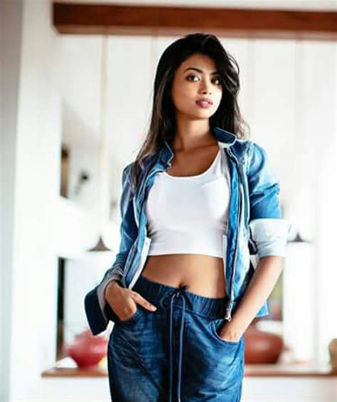 Kammatipaadam also marks the malayalam debut of actress rasika dugal, popular for her work in indie films. Kammatipaadam Actress Shaun Romy Stills - onlookersmedia