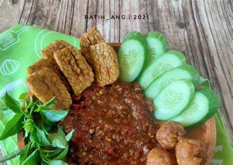 Resep sambal goang sunda paling enak original | sambal dadakansalah satu jenis sambal khas orang sunda, sudah mengalami banyak perubahan resep dan cara membu. Cara Membuat Sambal Goang Dadakan : 5 Cara Buat Sambel ...