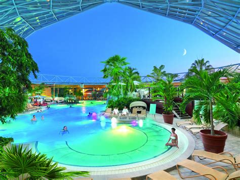 Auf mehr als 4000 m² bietet die caracalla therme viel platz für wohltuende entspannung und. Die Therme Erding in Zahlen | vivanty - Entertainment ...