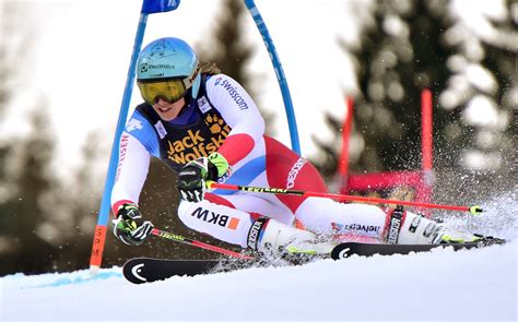 Wendy holdener is a swiss racing skier who was on skis the first time at the age of three. Mikaela Shiffrin siegt erneut, Wendy Holdener Vierte ...