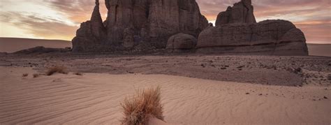 Find the perfect algerien landschaft stock photos and editorial news pictures from getty images. Algerien Landschaft - Die Alte Festung In Der Sahara Wuste ...