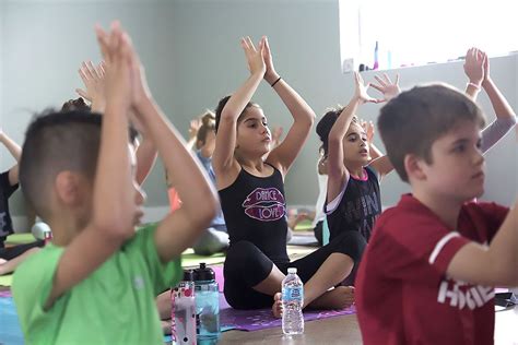 Йога для начинающих, день 9 — активный фундамент | йога с дарьей, yoga with daria, yoga west. Yoga Classes and Studios for New Jersey Kids | Kids yoga ...