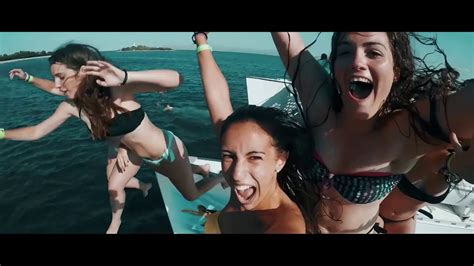 Más de 60.00 pasajeros ya lo han vivido. CATAMARÁN BOAT PARTY - MALLORCA ISLAND FESTIVAL - YouTube