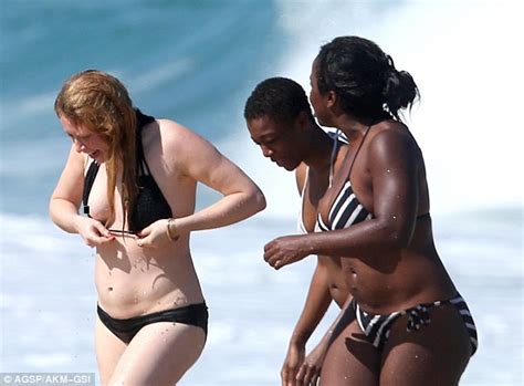 The greatest celebrity nip slips of all times exposed. Orange Is the New Black's Natasha Lyonne suffers nip-slip ...
