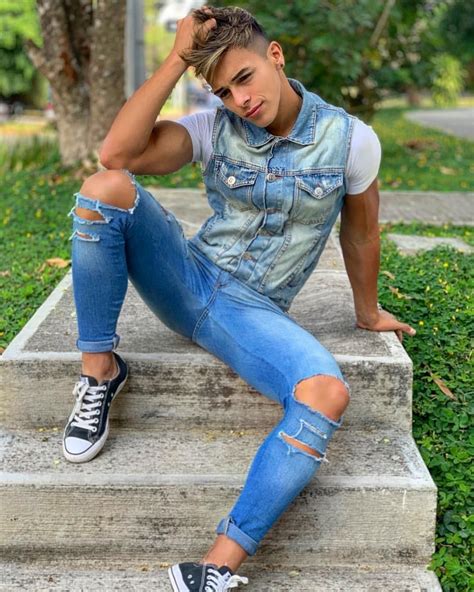 young guy in skinny ripped jeans | Super skinny jeans men, Skinny jeans men, Skinny jeans boys