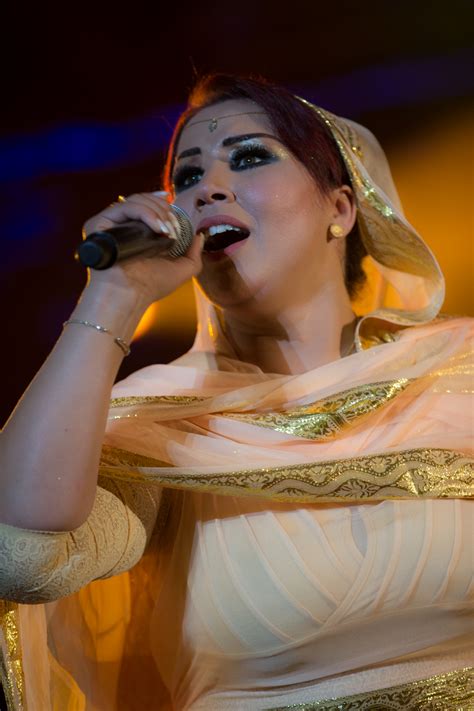 سعيدة شرف ‎) is a sahrawi moroccan singer. Classement des Top & Flop des tenues marocaines portées à ...