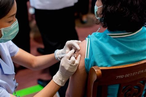 วันที่ 18 กรกฎาคมนี้ โรงพยาบาลจุฬาภรณ์ ราชวิทยาลัยจุฬาภรณ์ จะเริ่มเปิดลงทะเบียนจองคิวฉีดวัคซีนซิโนฟาร์มสำหรับประชาชนทั่วไป โดยเปิดจองรอบ. โควิดสายพันธุ์อังกฤษ ระบาดในไทยตอนนี้ B.1.1.7 แพร่เร็ว ...
