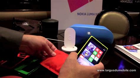 Nokia 216 playing youtube unboxing reviews hindi. Nokia Lumia 820 et Nokia Lumia 920 - YouTube