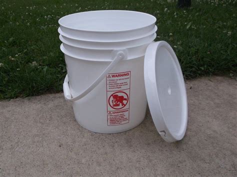 Colored buckets like home depot's are not. FOOD GRADE USED PLASTIC 4 GALLON ROUND BUCKET PAIL W LID ...