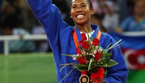 She won the bronze medal in the 57 kg weight class at the 2008 summer olympics, and became the first brazilian woman to win an olympic medal in an individual sport. Judô: do bronze de Ketleyn Quadros, em Pequim, ao ouro de ...