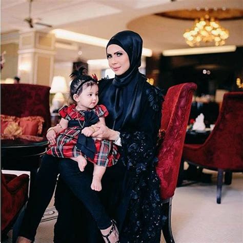 Sekadar info, aaisyah dhia rana merupakan anak ketiga kepada pelakon itu hasil perkahwinannya bersama pelakon zain saidin. Biodata Aaisyah Dhia Rana Anak Che Ta