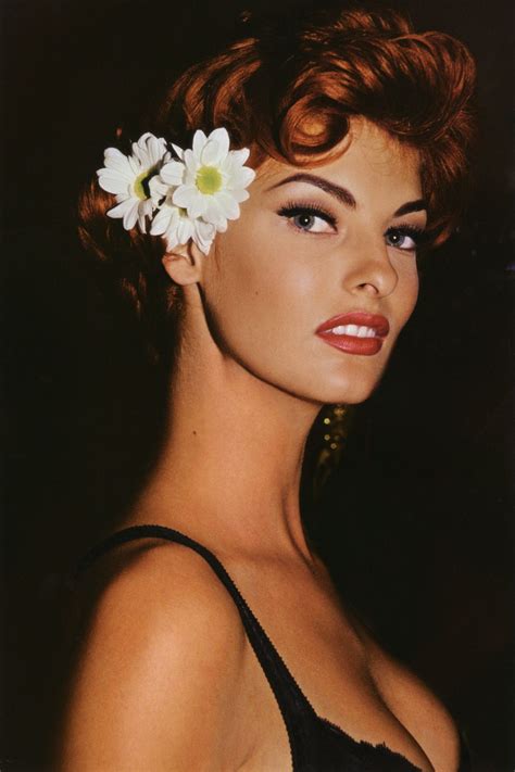Pin by Rena on inspiration for my artsy fartsy | Linda evangelista, 90s ...