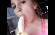 eating women bananas