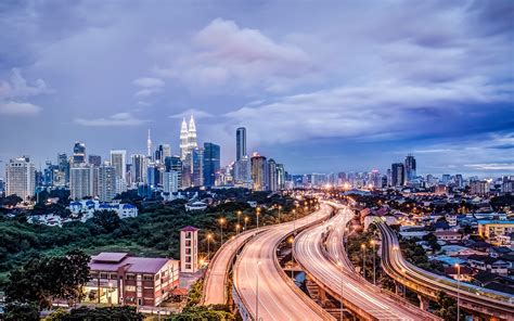 Malah bank di malaysia juga boleh dibahagikan kepada bank komersial dan bank islamik. iKOOP : Sistem Kewangan Koperasi bagi Pembiayaan Peribadi ...