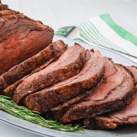 Combine the garlic, salt, and pepper in a small bowl to make a paste. Best Rib Roast Christmas Menue / Prime Rib With ...